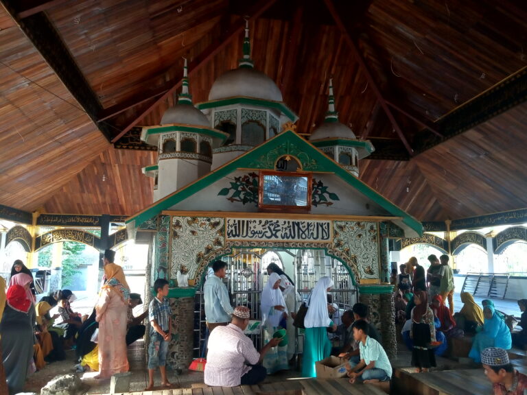 Makam Syekh Burhanuddin