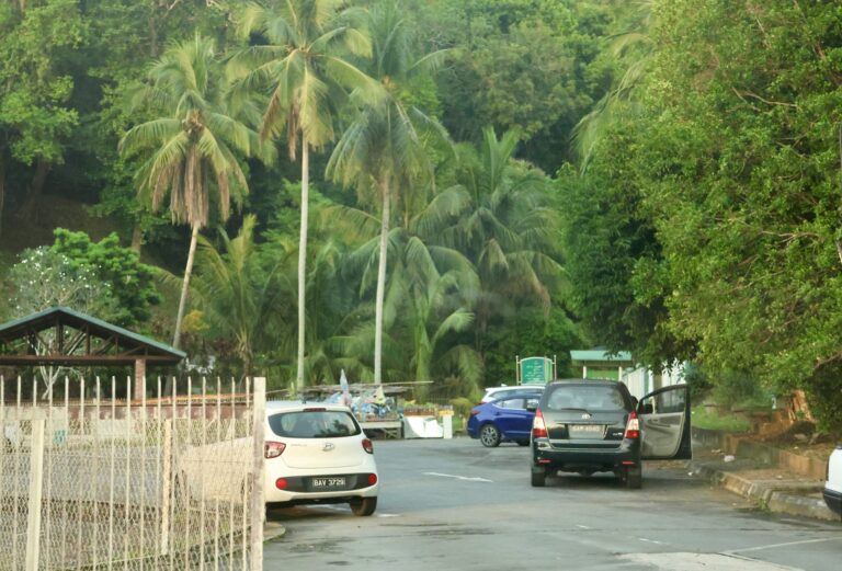 Kianggeh Muslim Cemetery
