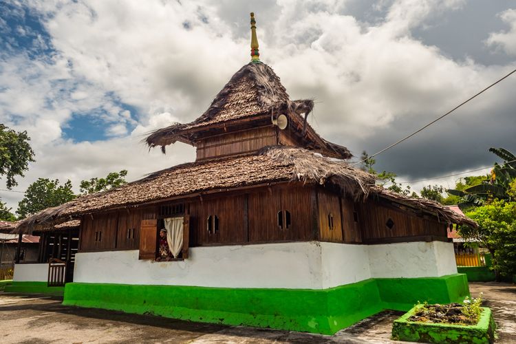 Masjid Pertama Indonesia