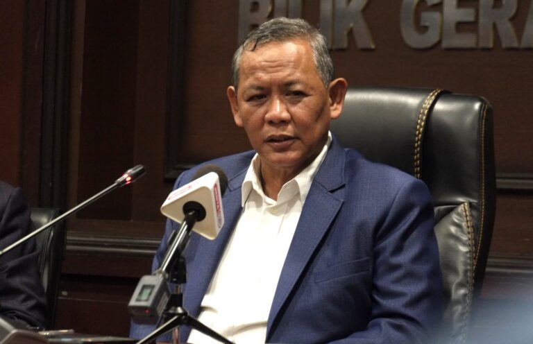 Ilustrasi aminuddin cabar bn untuk artikel Aminuddin cabar BN buktikan agenda pembangunan tergendala