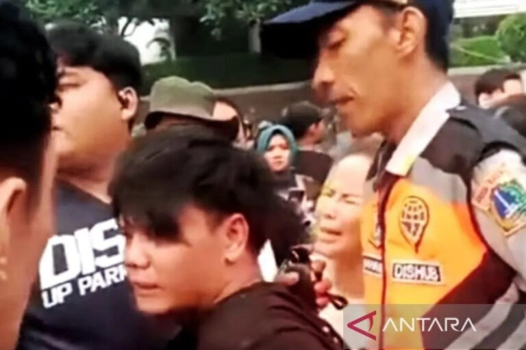 Ilustrasi jambret ditangkap untuk artikel Jambret ditangkap: Jambret Beraksi saat HBKB Rasuna Said…